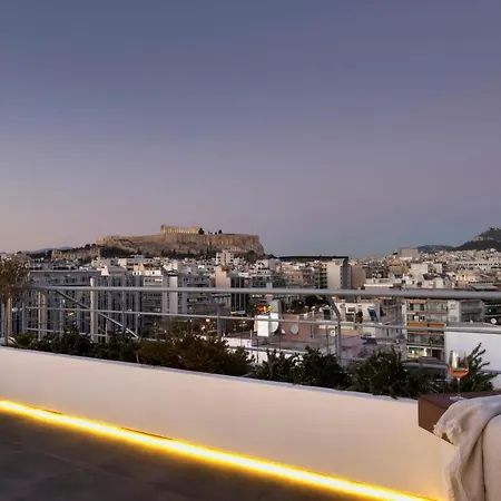New Stunning Penthouse W/spectacular Vistas!