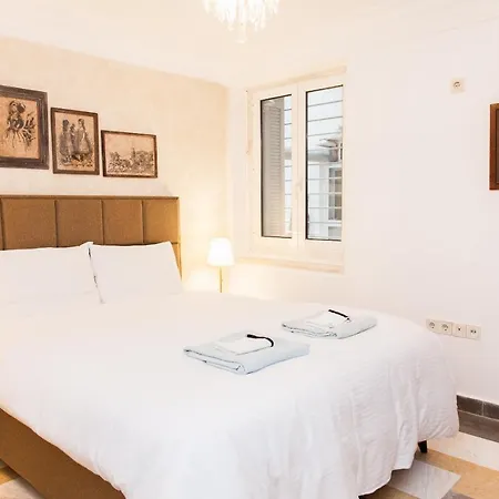 Chic Charming Apt. Athens