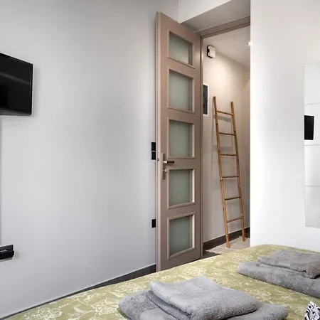 New In The Heart Of Plaka Apartment