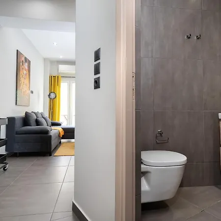 New In The Heart Of Plaka Apartment