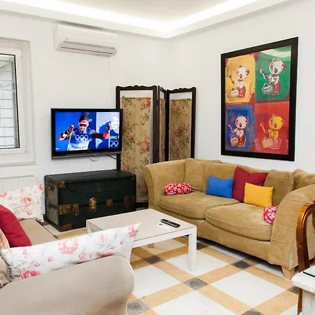 Apartment Chic Charming Apt. *