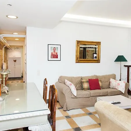 Apartment Chic Charming Apt. *