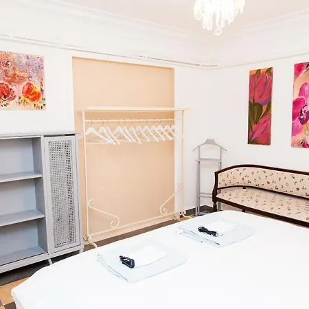 Apartment Chic Charming Apt.