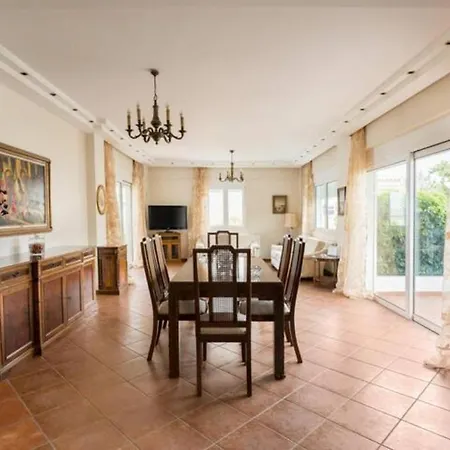 Athenian Luxury In Glyfada