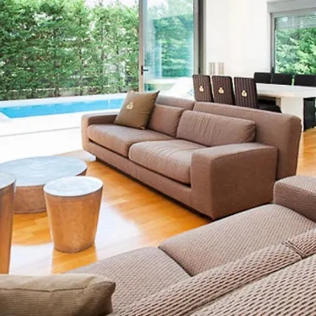 Ultra-modern Living, Luxe 4br With Private Outdoor Pool *