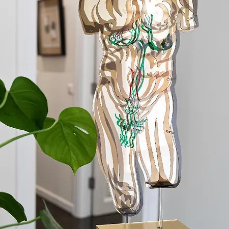 Spacious & Artistic Retro 2bd With Sauna Ferienhaus