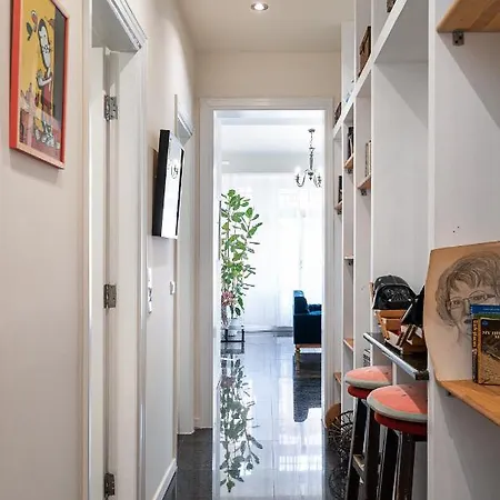 Spacious & Artistic Retro 2bd With Sauna Ferienhaus *