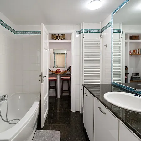 Ferienhaus Spacious & Artistic Retro 2bd With Sauna Athen