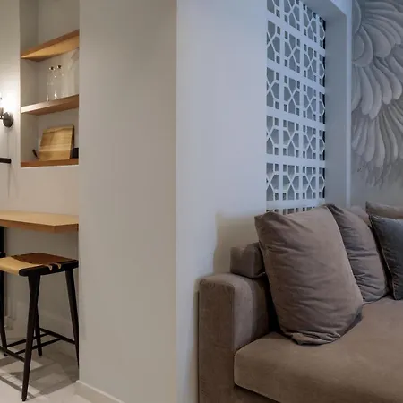 Azalea Luxury Apartment *