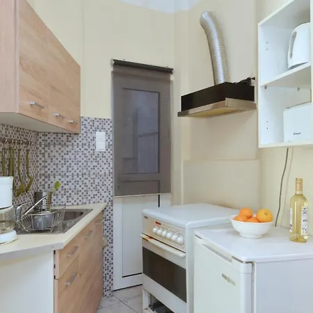 Stathmos Larissis C, A Cozy 2br Apartment, Close To Metro Station. 6