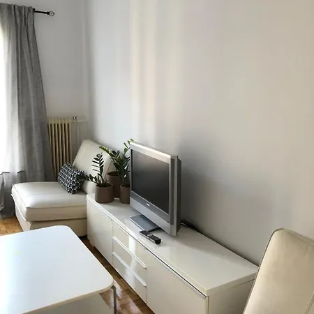 Apartment Cosy In Metaxourgeio