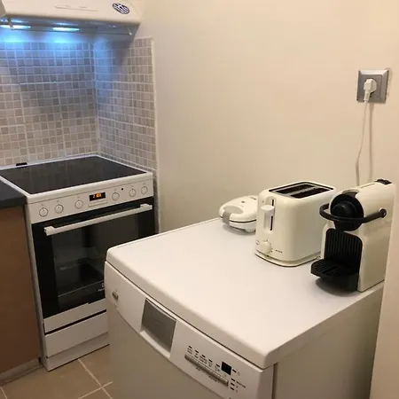 Cosy In Metaxourgeio Apartment Athens