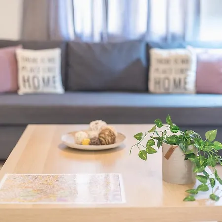 Apartment Erythros Boutique By Cloudkeys