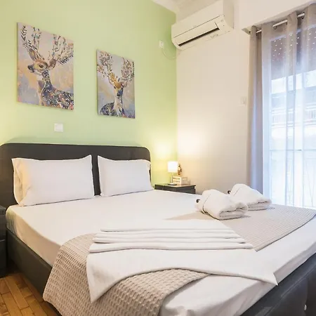 Erythros Boutique By Cloudkeys Athens