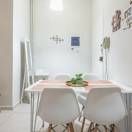Erythros Boutique By Cloudkeys Apartment