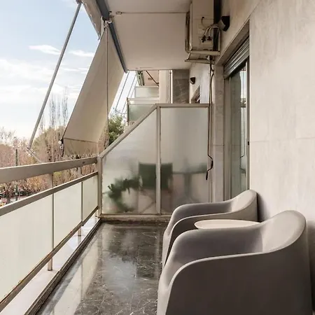 Elegant 2bd Evelpidon