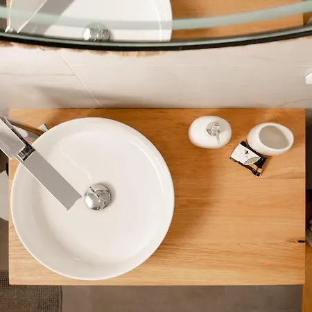 New Luxury In The Heart Of Thiseio. Apartment Athens