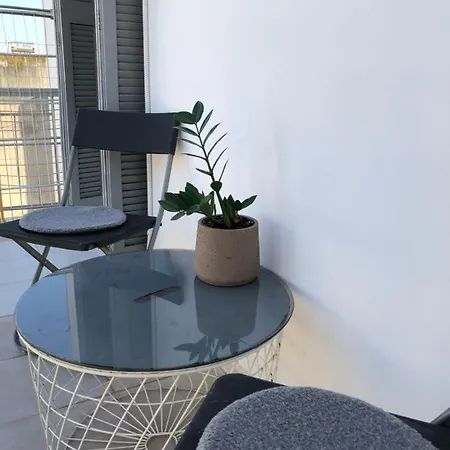 Apartment Cosy In Metaxourgeio Athens