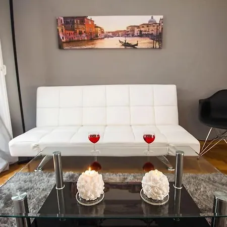 2bdr Olympianzeus With Netflix Apartment