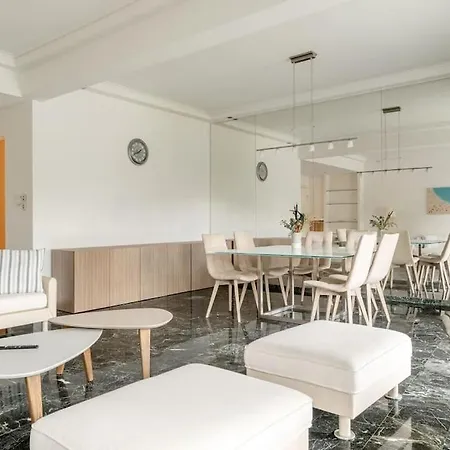 Elegant 2bd Evelpidon