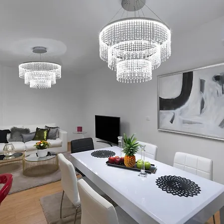 Elegant In Glyfada Appartement *