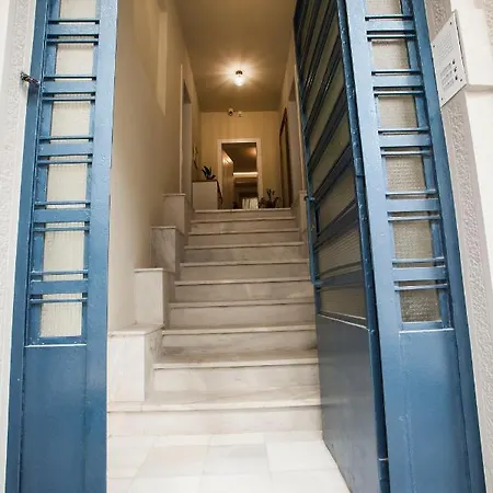 Lovely 1st Fl. Apt, With Balcony In Pagrati *