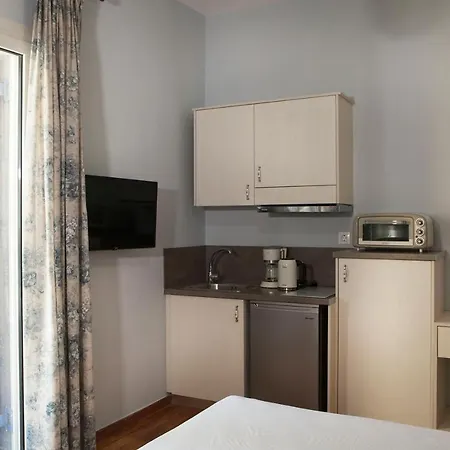 Lovely 1st Fl. Apt, With Balcony In Pagrati Athens