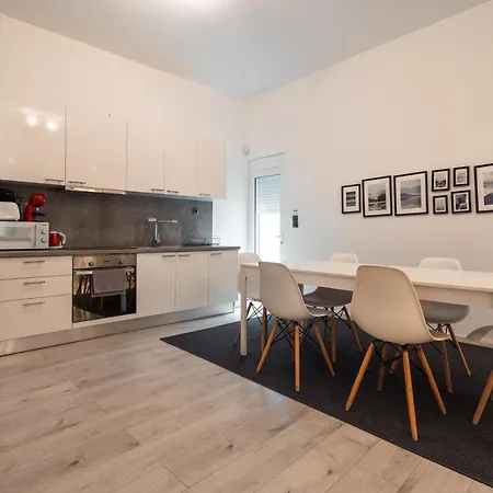 Apartment Urban Serenity Gem In Kallithea Neighbourhood!