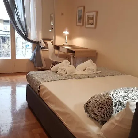 Begonia-athens Center, 6 Bd, 2,5 Bath Apartment