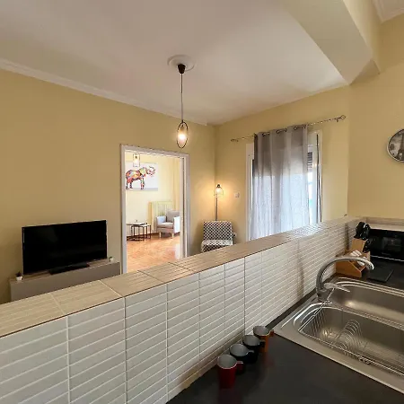 Chiou Spacious 90sqm In Apartment Athens