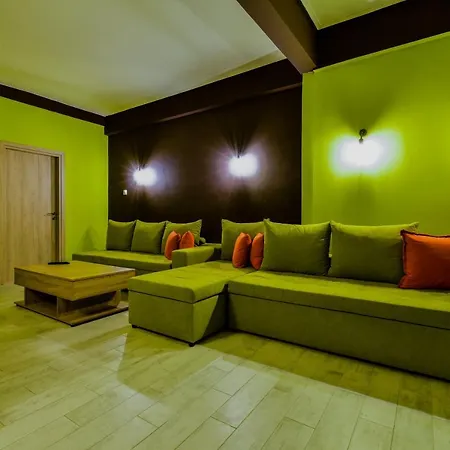 Tonias House In 2 Apartment