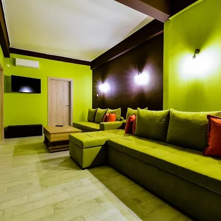 Tonias House In 2 Apartment