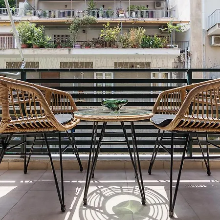 Bright And Spacious 2-bedrooms In *