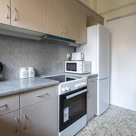 Apartment Bright And Spacious 2-bedrooms In *