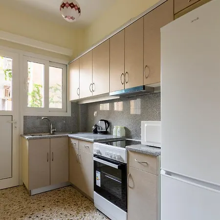 Bright And Spacious 2-bedrooms In Apartment Athens
