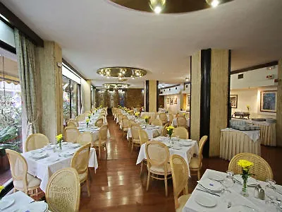 Ionis Hotel 3*