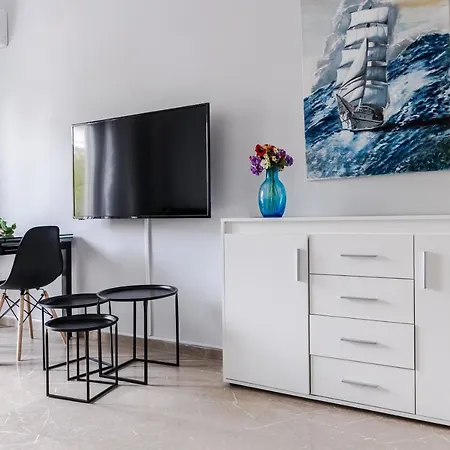Bijou In Glyfada Center Apartment *