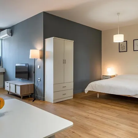 Apartment Royalty Syggrou 4 *
