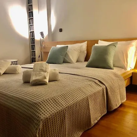 Cozy Loft With Jazz Notes In Kolonaki