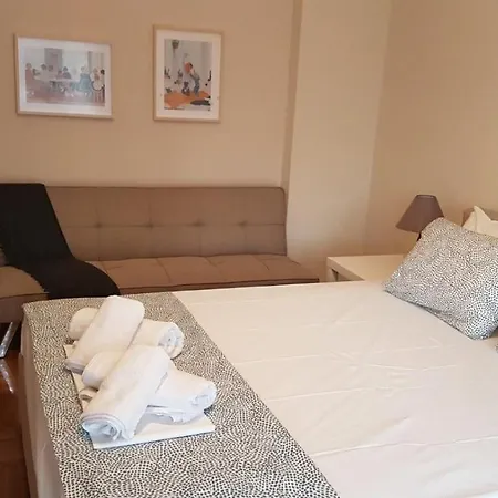 Begonia-athens Center, 6 Bd, 2,5 Bath Athens