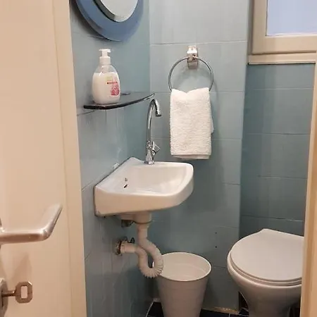 Apartment Begonia-athens Center, 6 Bd, 2,5 Bath