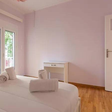 Apartment Bright And Spacious 2-bedrooms In Athens
