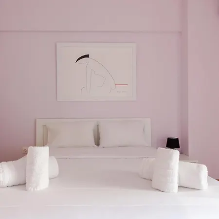 Bright And Spacious 2-bedrooms In