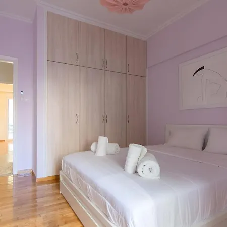 Apartment Bright And Spacious 2-bedrooms In Athens