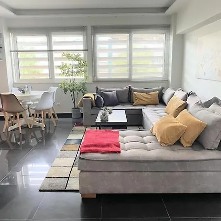 New Amazinglarge Luxury 4br Suite/1min Toacropolis Athens