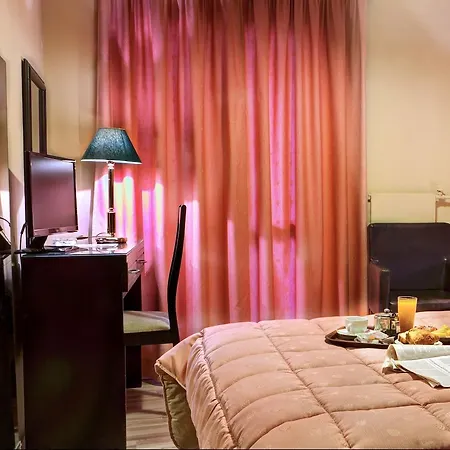 Nicola Hotel 2*