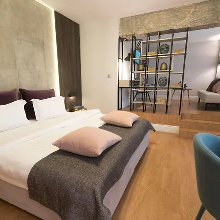 47 Luxury * Atény