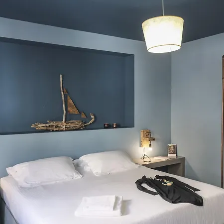 Lotus Center Hotel 4*