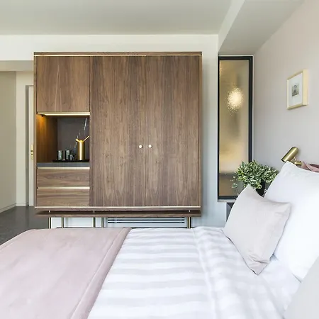 Perianth Hotel