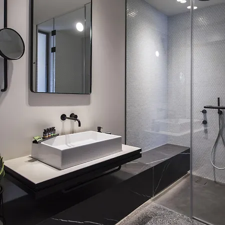 Perianth Hotel 5*